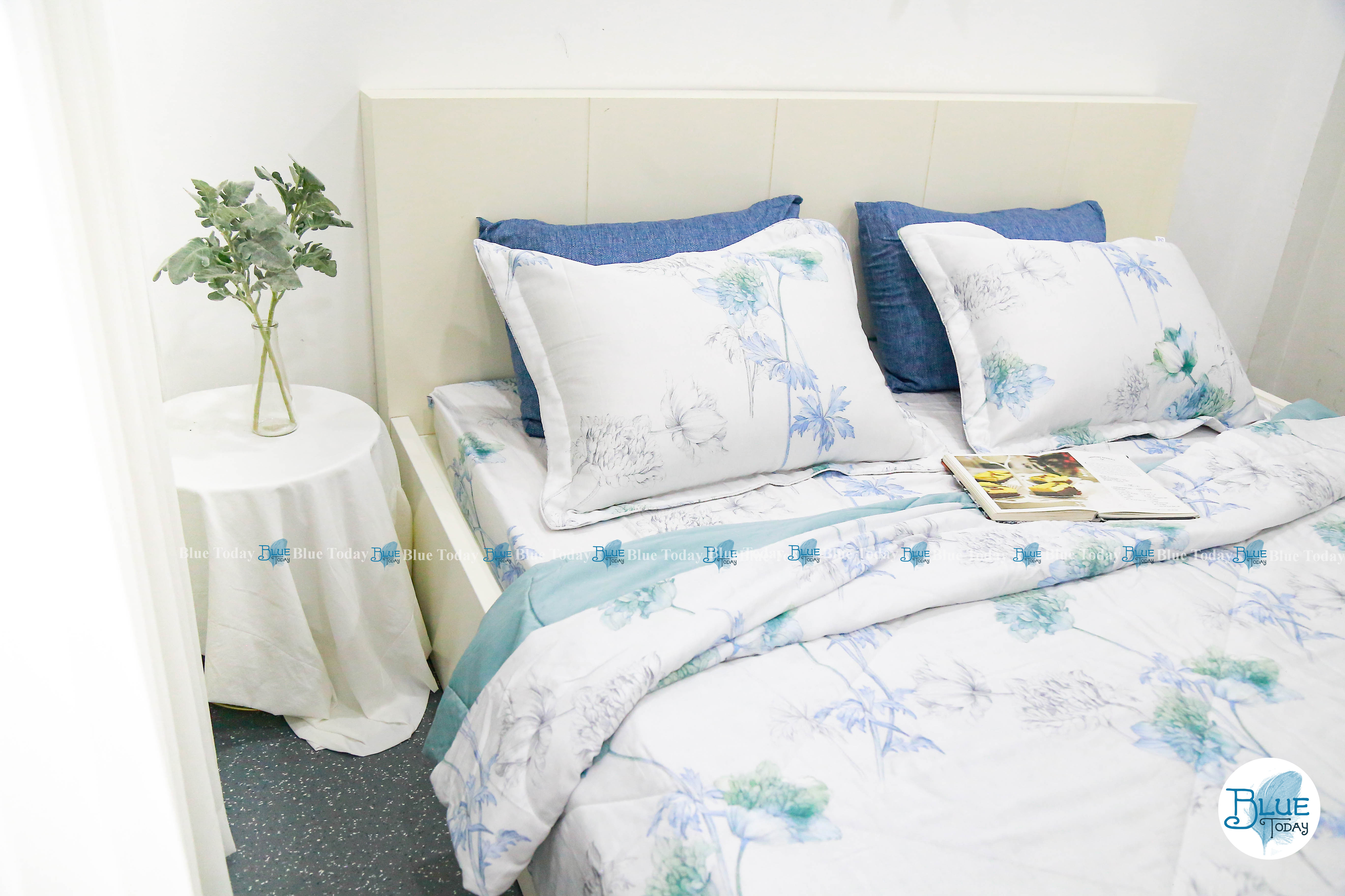 Chăn Ga Tencel ModalChất liệu: LỤA TENCEL MODAL  Đảm bảo chinh phục những khách hàng khó tính nhất chỉ sau 1s chạm vào   Không xù lông, bai nhão, bền màu   Tính kháng khuẩn tự nhiên đã qua kiểm nghiệm an toàn với sức khỏe của bạn   Cam kết của Blue Today mang lại cho bạn   Bảo hành đường kim, mũi ch